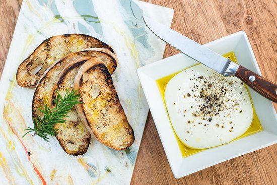 Tra Vigne Pizzeria and Restaurant